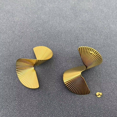 Boucles d’oreilles sculpturales torsadées Solstice