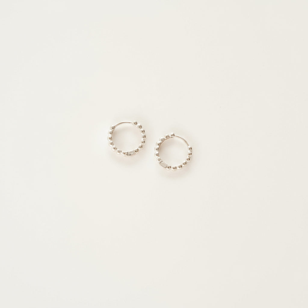 Créoles perlées argentées en argent